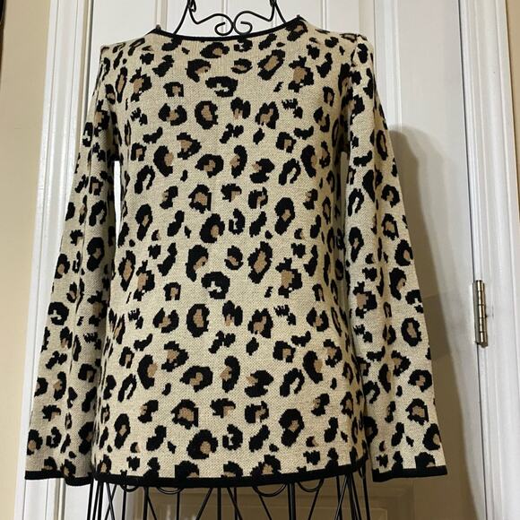 VELVET by Graham & Spencer Leopard Print Sweater Size Small Long Sleeve Pullover - Picture 10 of 12